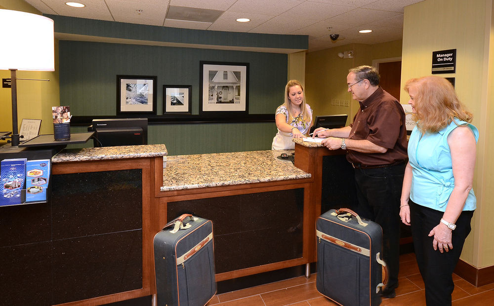 Hampton Inn Charlotte North Lake Norman Корнелиус Екстериор снимка